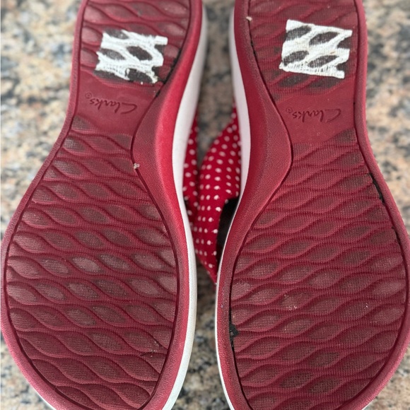 Clarks Cloudsteppers Red & White Striped Wedge Flip Flops | Size 8 - Picture 5 of 8